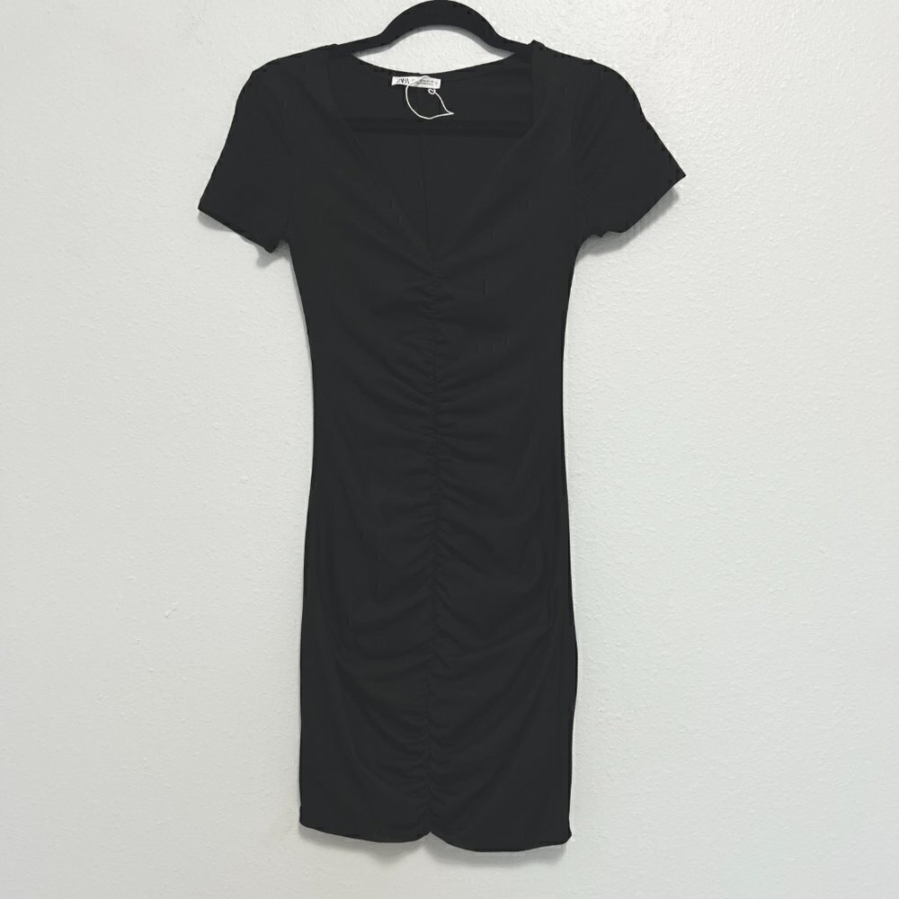 Zara women’s Knee Length Black Ruched Short Sleeve Dress M